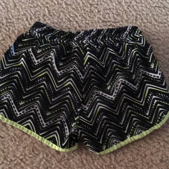 Running shorts - Picture 2 of 2